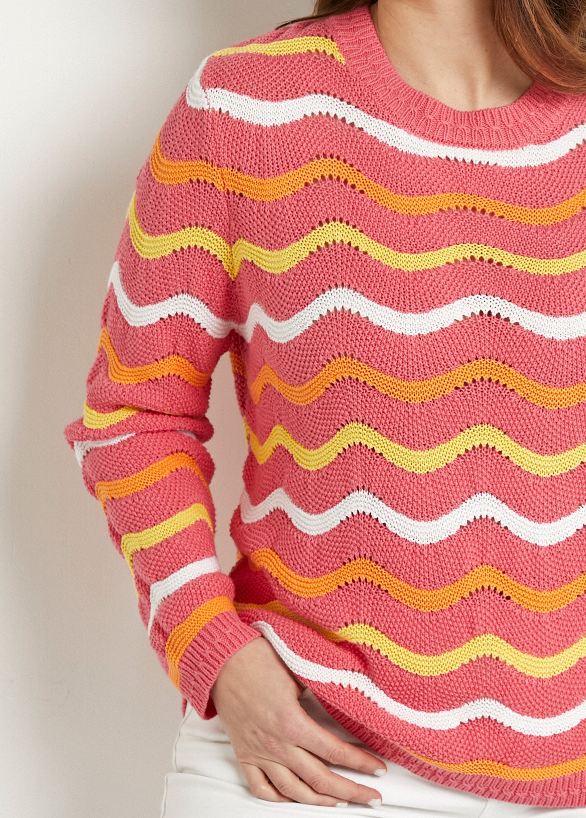 Soft_round_neck_sweater_with_raised_stripes_and_garter_stitch_Pink_background_DE1_curvy