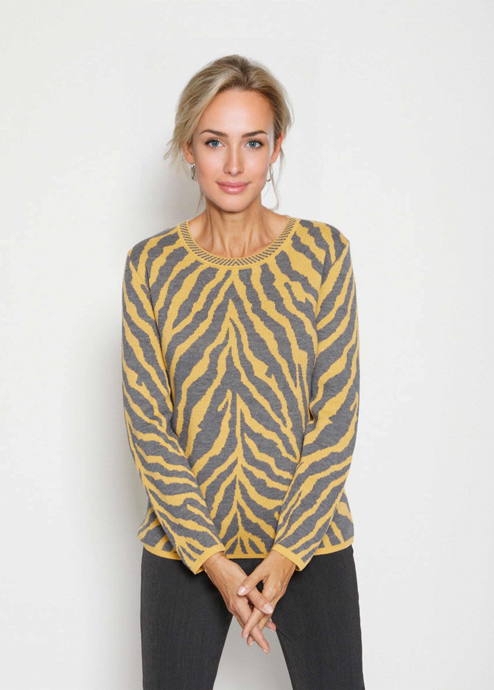 Fancy_zebra_jacquard_sweater_Honey_and_gray_FA1_slim