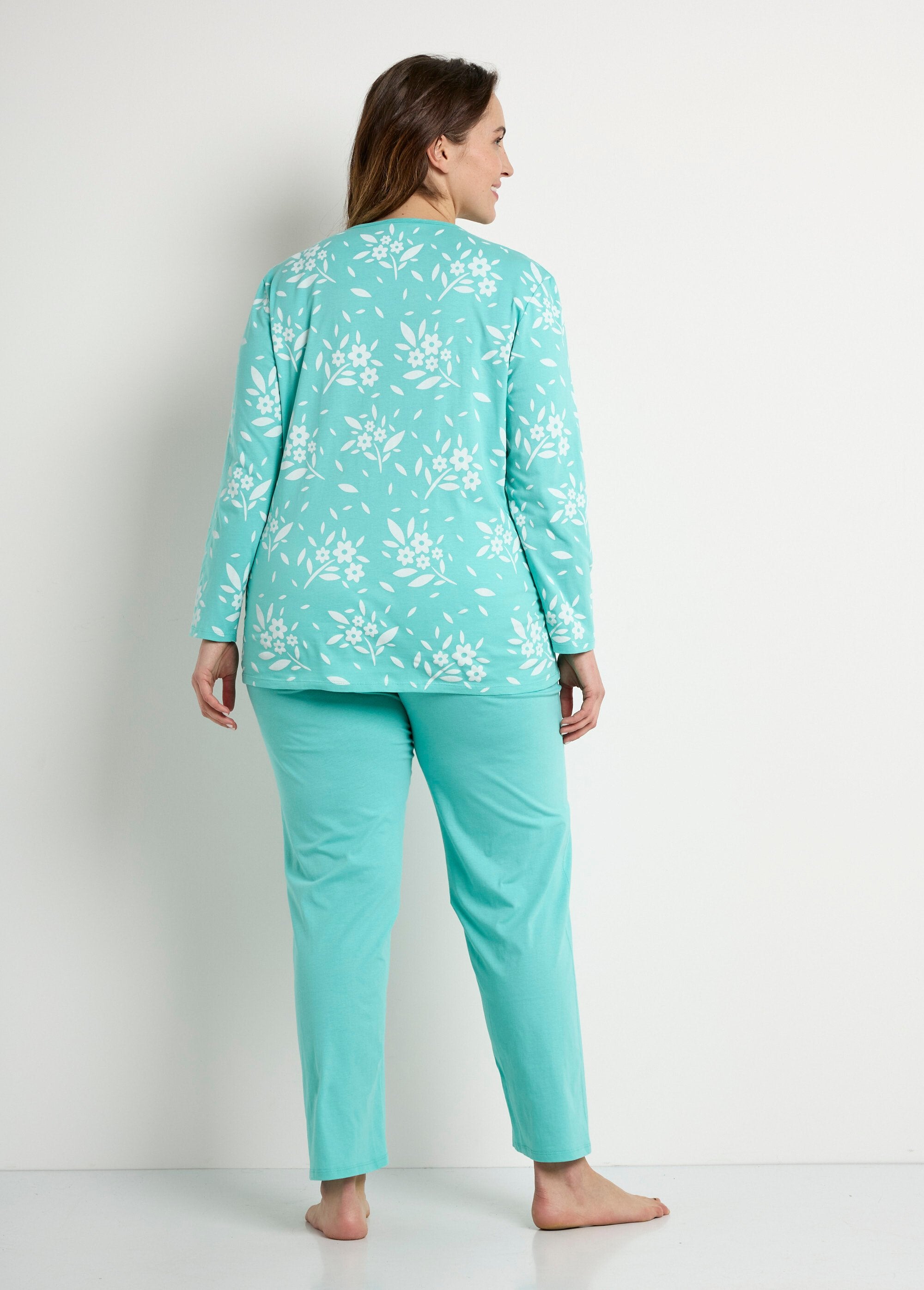 Buttoned_V-neck_cotton_long-sleeved_pajamas_Green_DO1_curvy