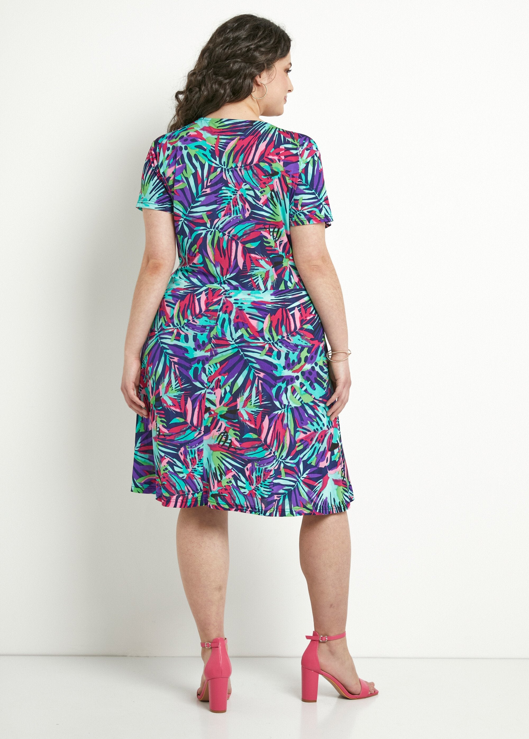 Short_printed_flared_wrap_dress_Multicolor_DO1_curvy