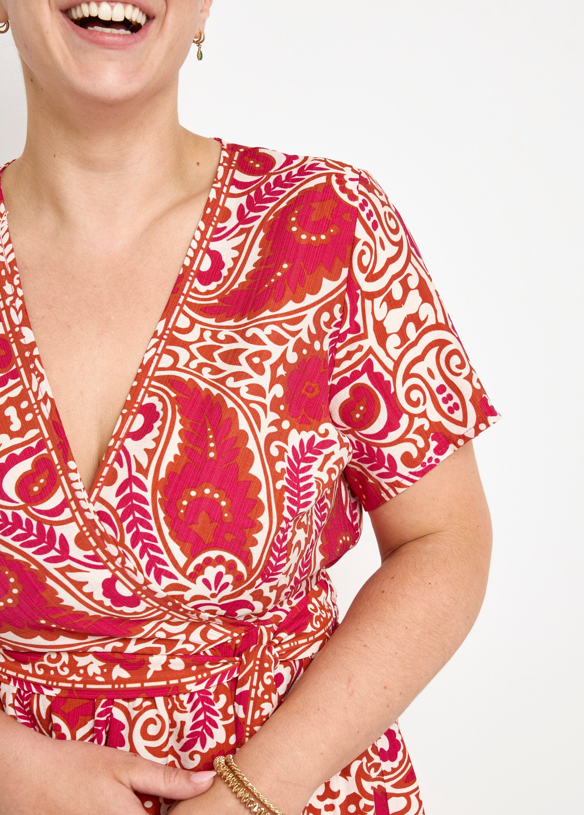 Long_ethnic_pattern_wrap_dress_Rose_prints_DE1_curvy