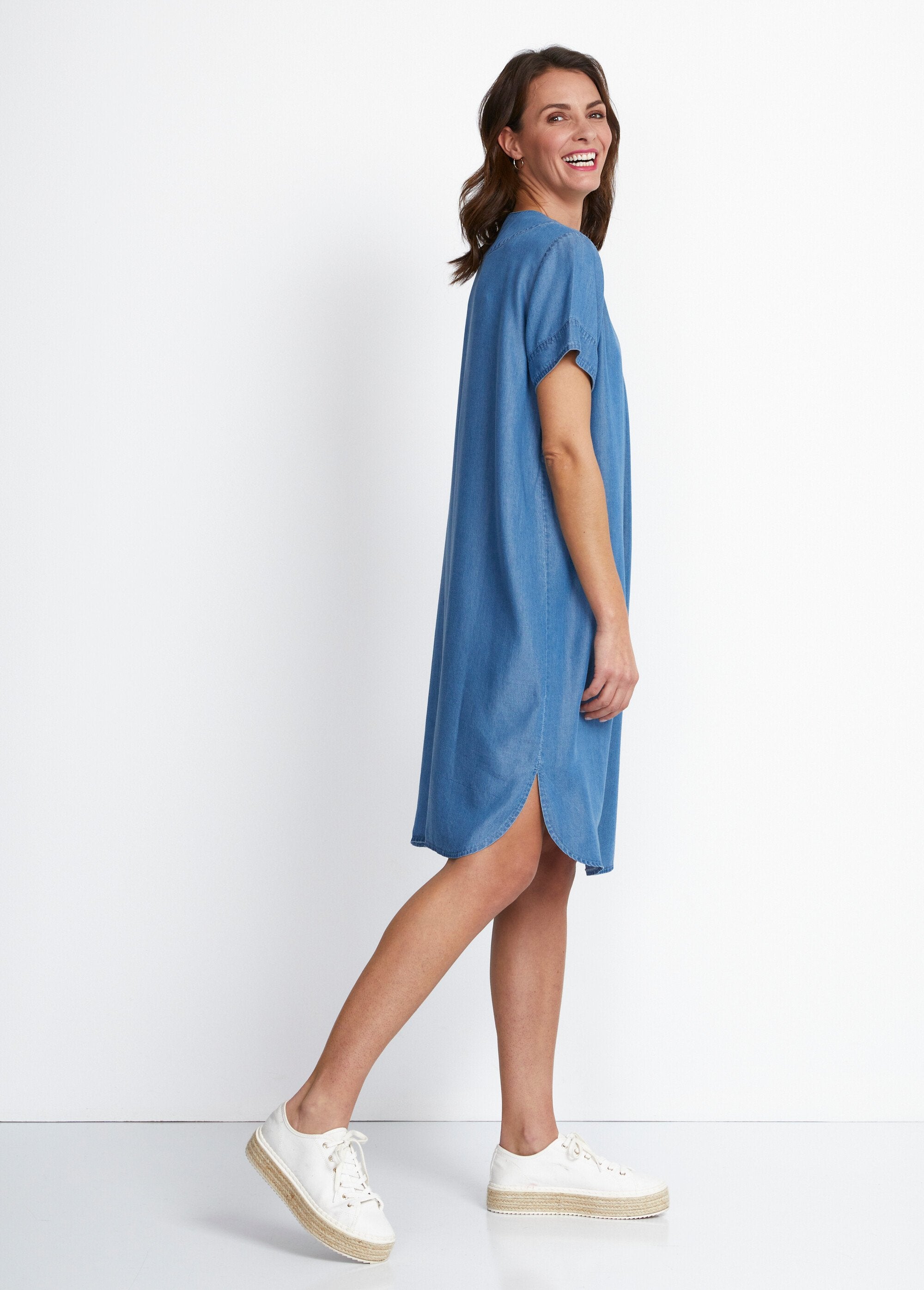 Short_straight_dress_in_lyocell_fabric_Blue_DR1_slim