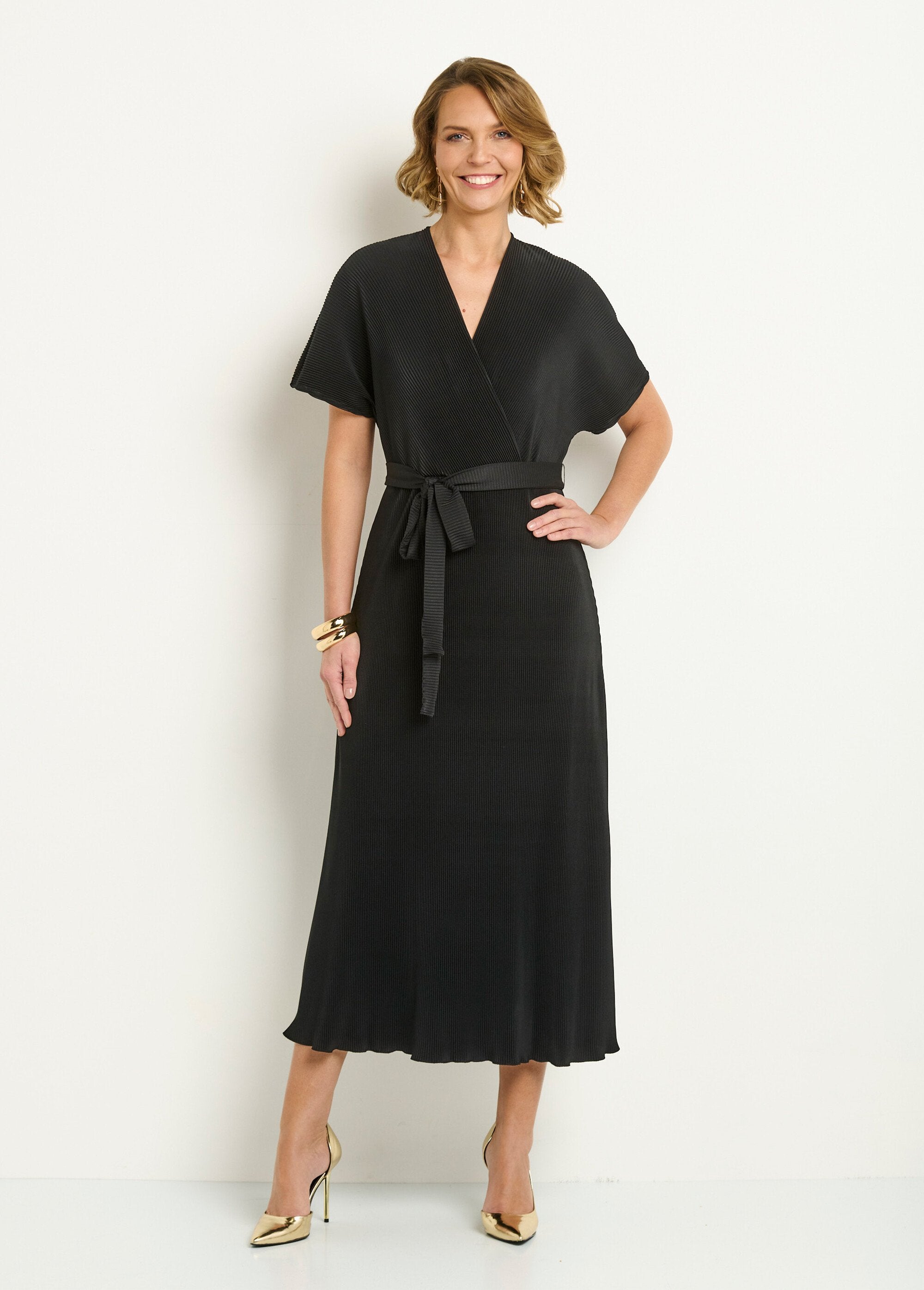 Robe_longue_plissée_et_ceinturée_col_V_Noir_FA1_slim