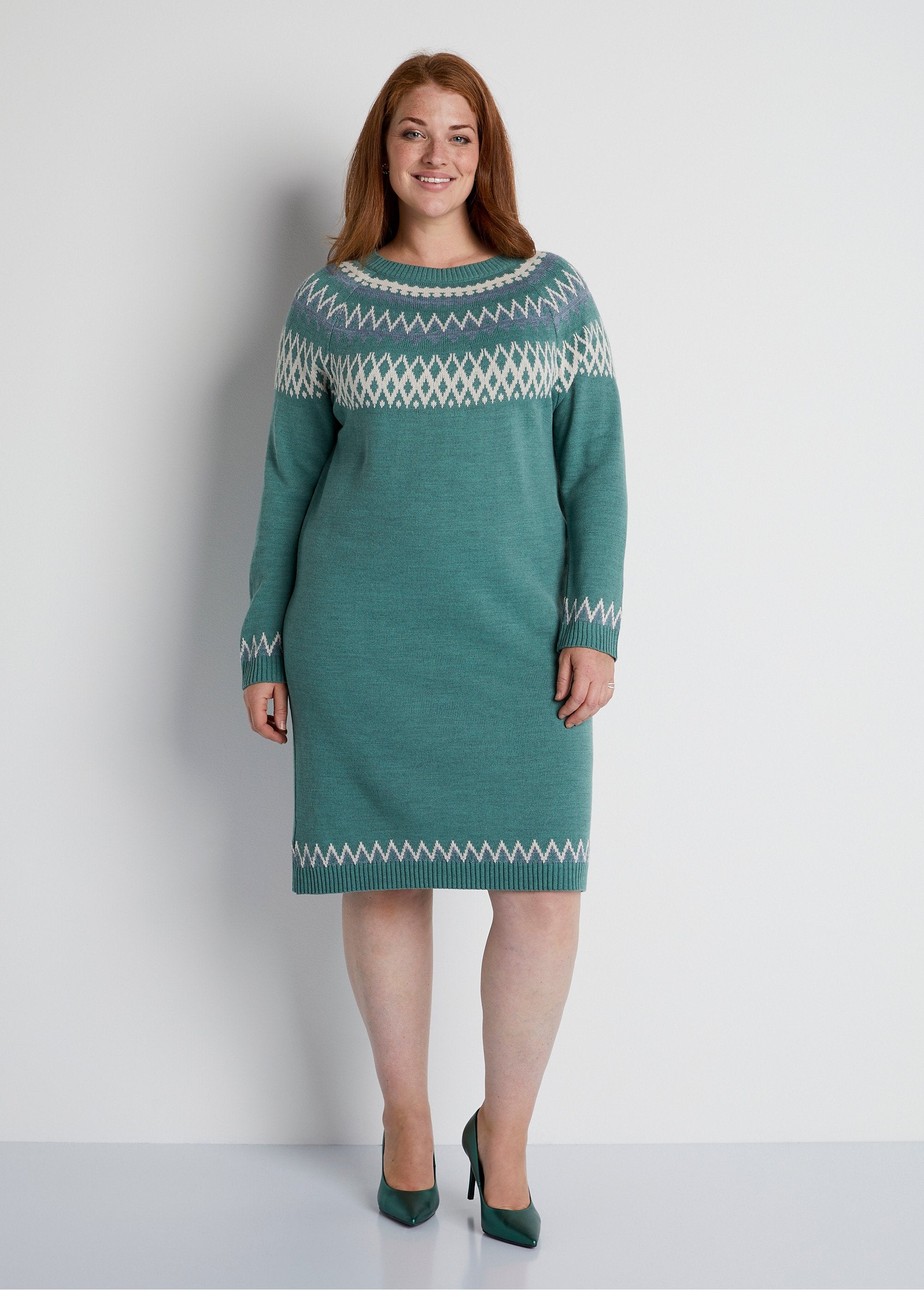 Short_sun_jacquard_sweater_dress_Green_jacquard_FA1_curvy