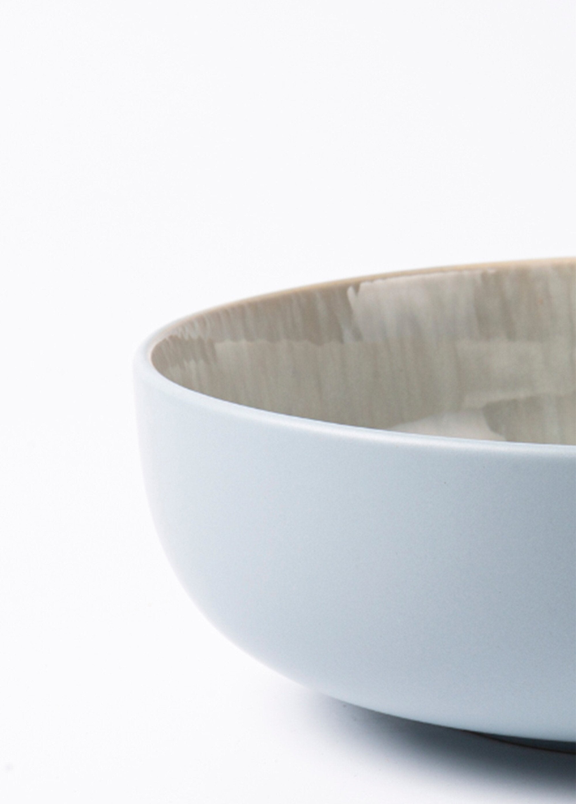 Medium_glazed_stoneware_salad_bowl_Blue_gray_DE1_slim