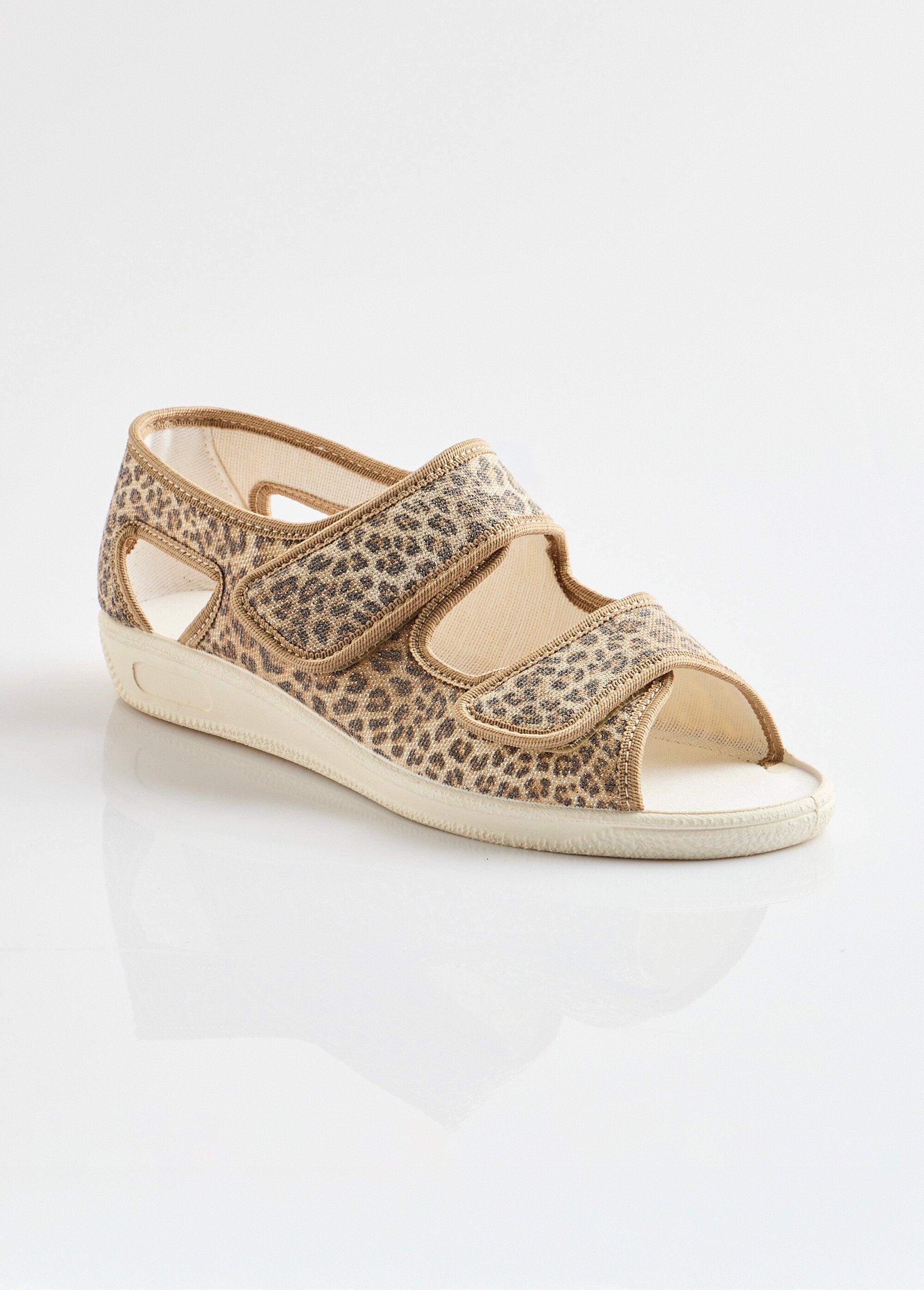 Comfort_width_vegan_sandals_Beige_FA1_slim