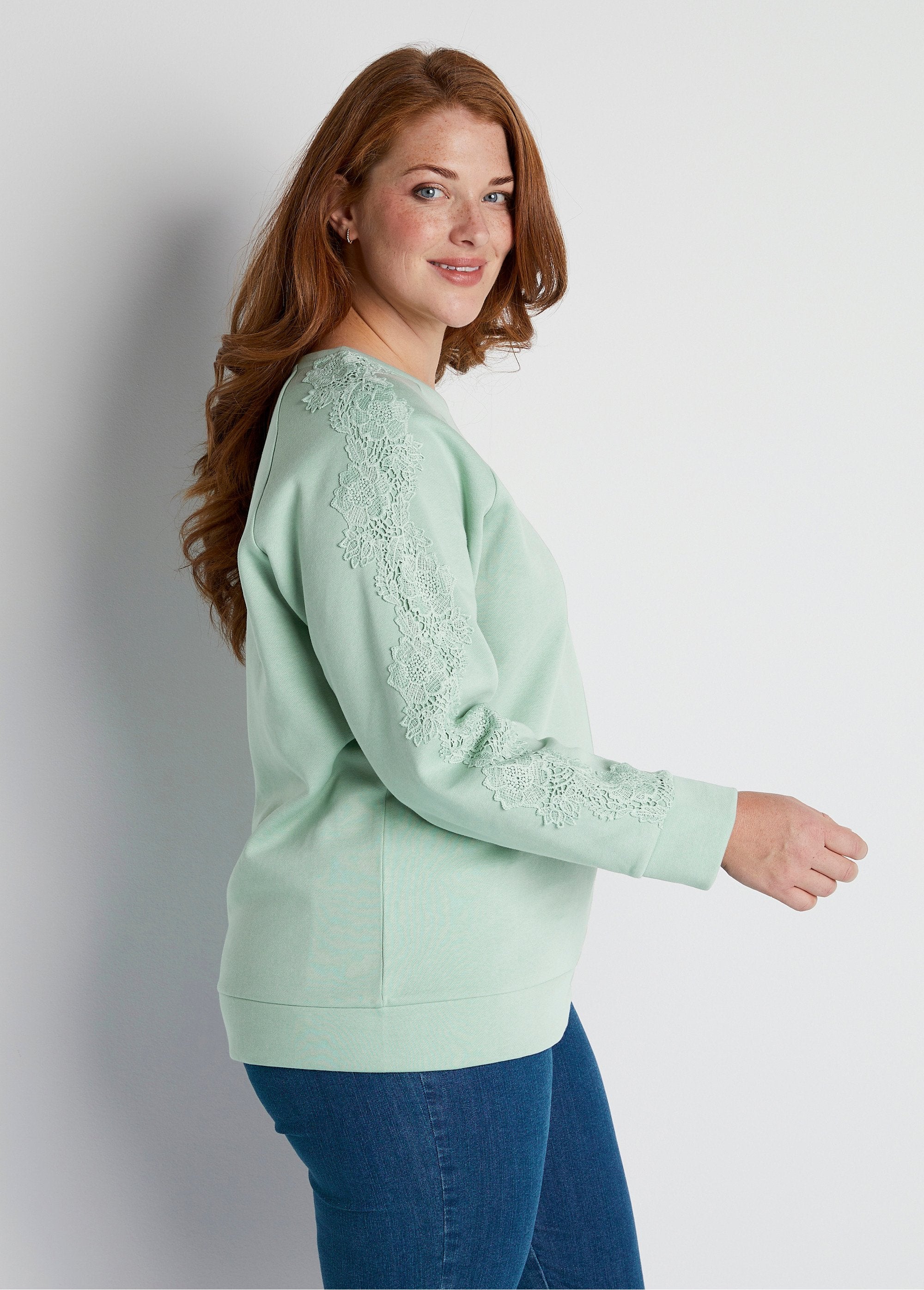 Round_neck_lace_jersey_sweatshirt_water_green_FA2_curvy