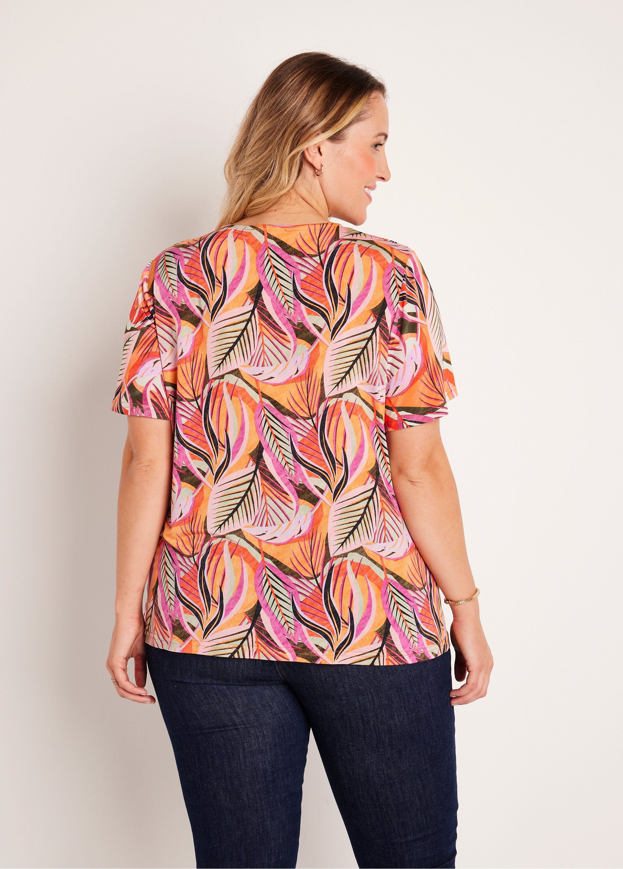 Loose_short_plain_or_foliage_t-shirt_Orange_and_fuchsia_DO1_curvy