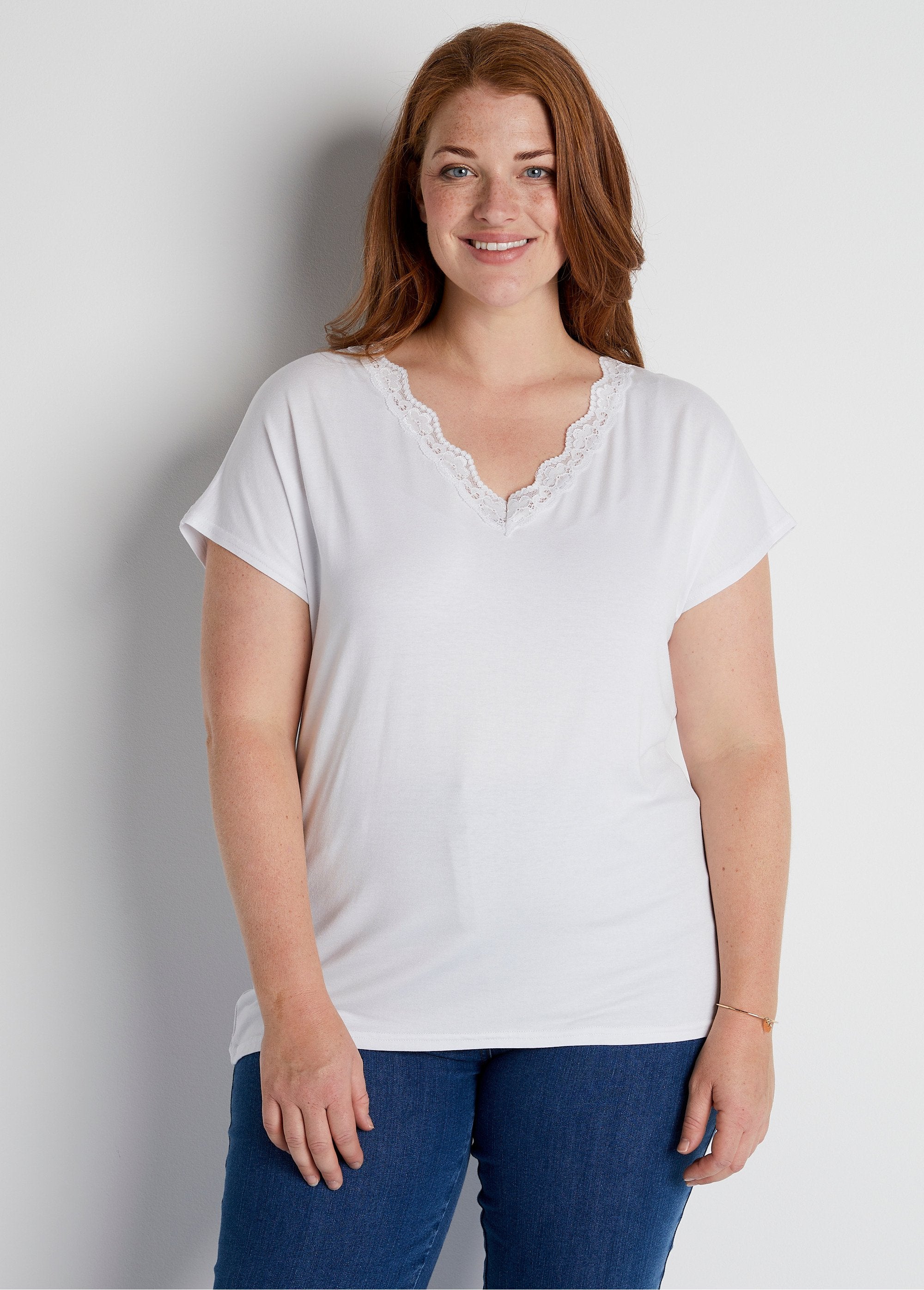 Short_stretch_lace_t-shirt_White_FA1_curvy