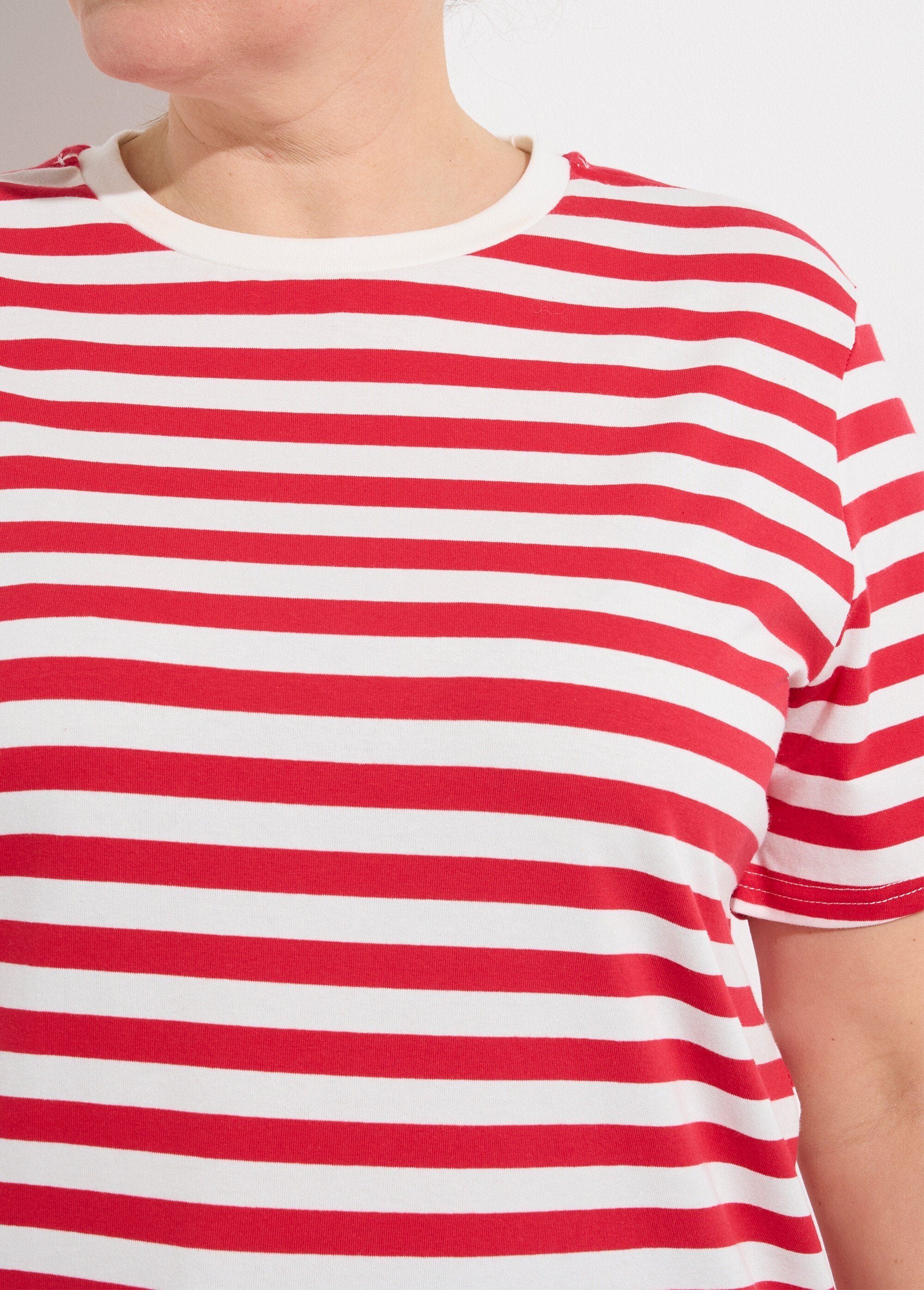Striped_Breton-style_jersey_T-shirt_Red_stripe__DE1_curvy