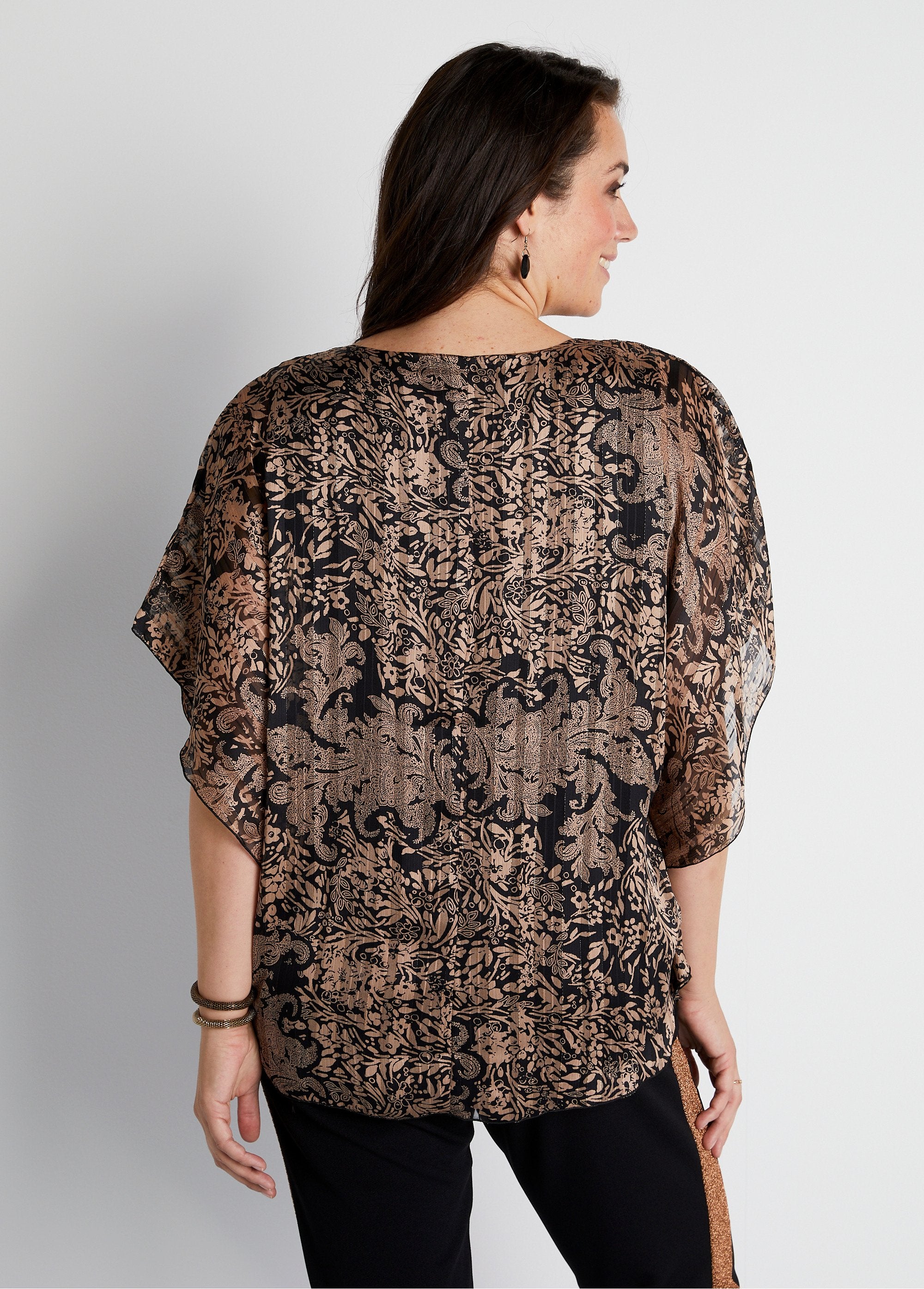 Printed_batwing_sleeve_tunic_Black_background_DO1_curvy