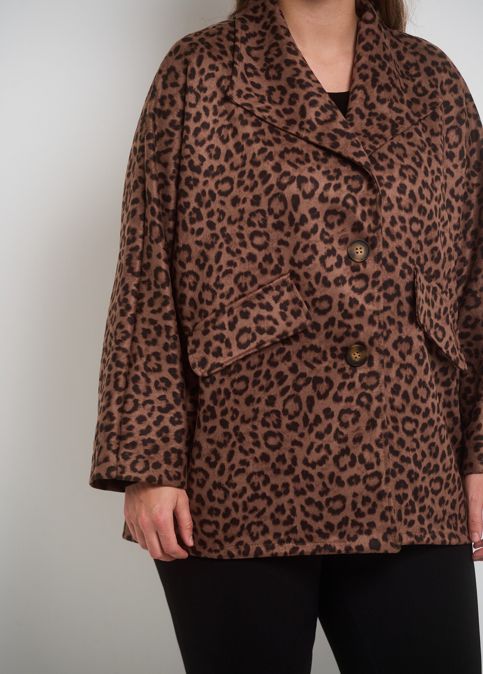 Long_leopard_print_jacket_in_suede_Beige_print_DE2_curvy