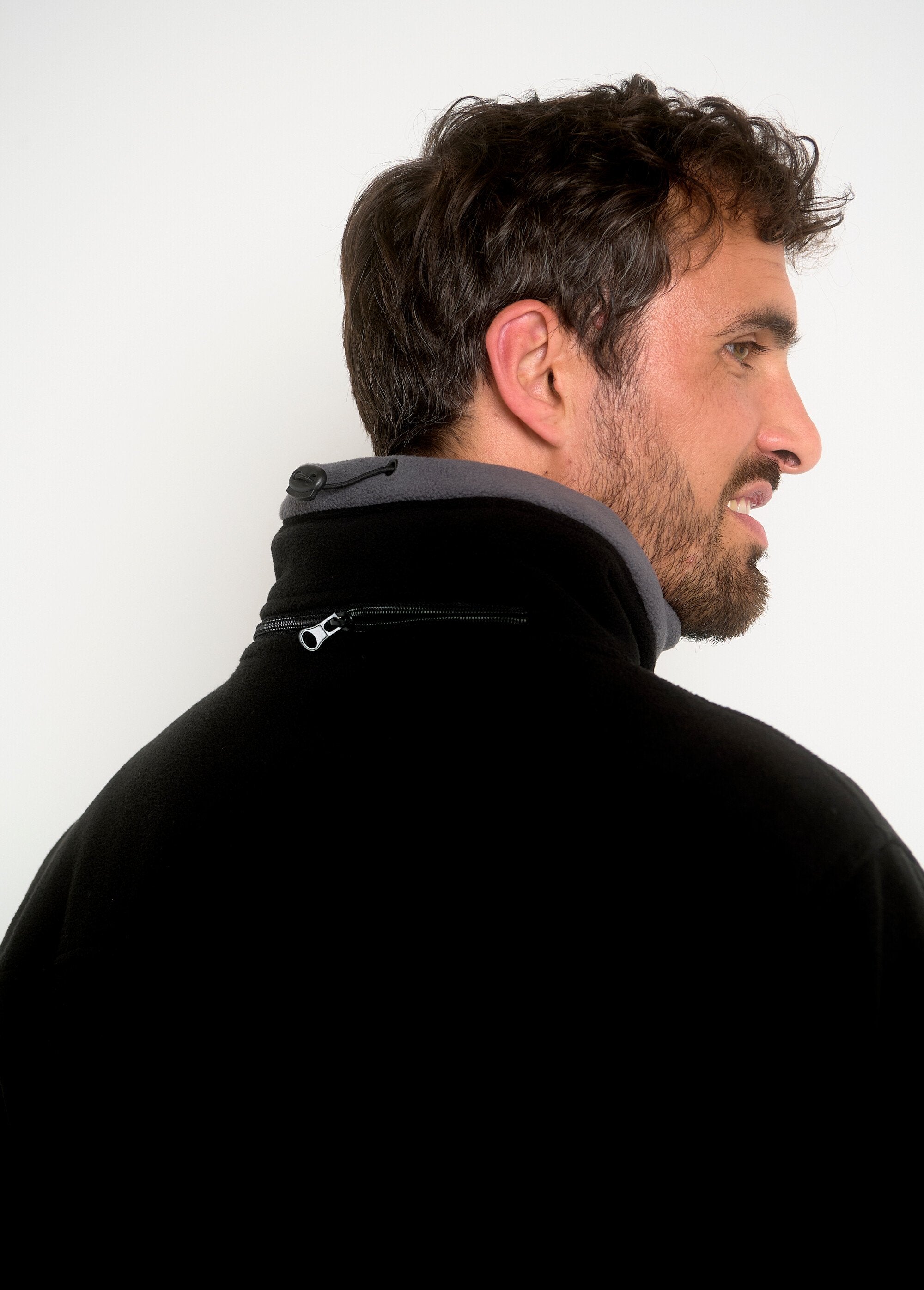 Fleece_jacket_with_retractable_hood_Black_DO2_slim